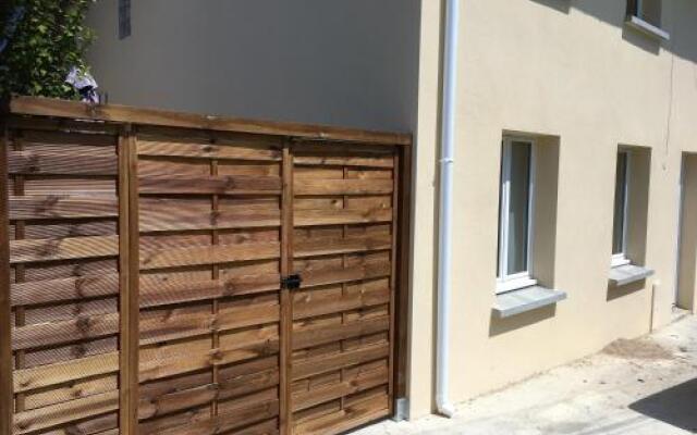 Maison neuve au pied des vignes