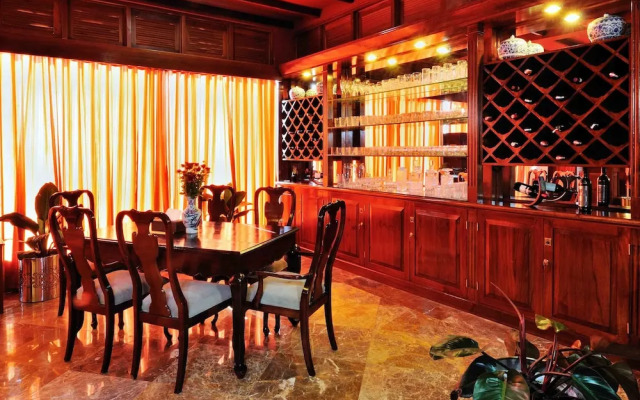 Crest Villa Mansion