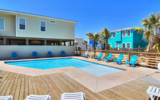 Purple Pelican - 4 Br home