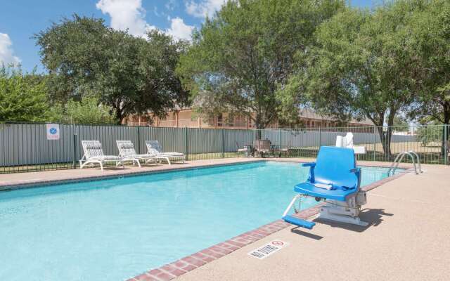 Days Inn by Wyndham Bryan College Station