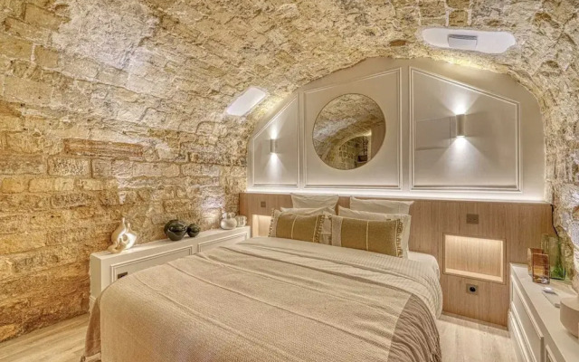 Central Historic Loft by Architect, Near Louvre