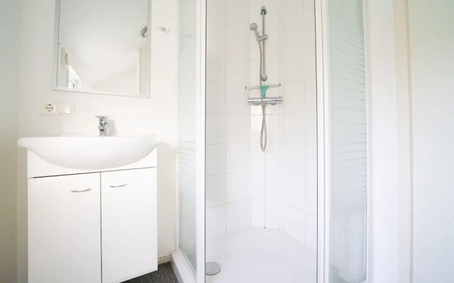 Comfortable Chalet Near Park De Veluwe