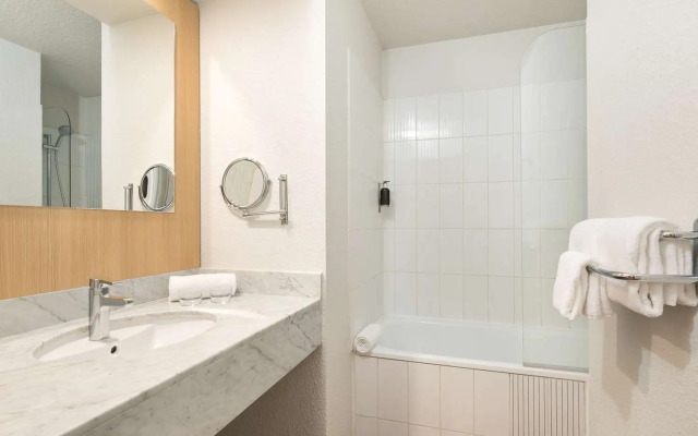 Hotel Innes by HappyCulture