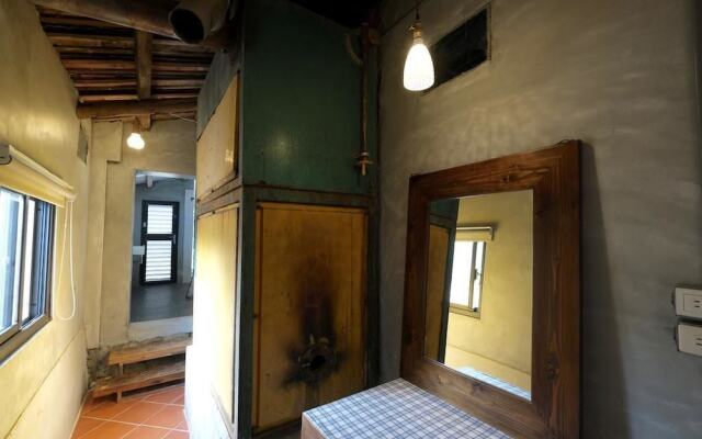 Yellow and Black Guesthouse