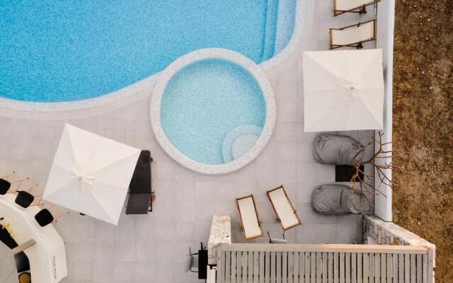 Melidron Hotel & Suites