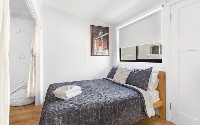 Victoria Parade, 29B