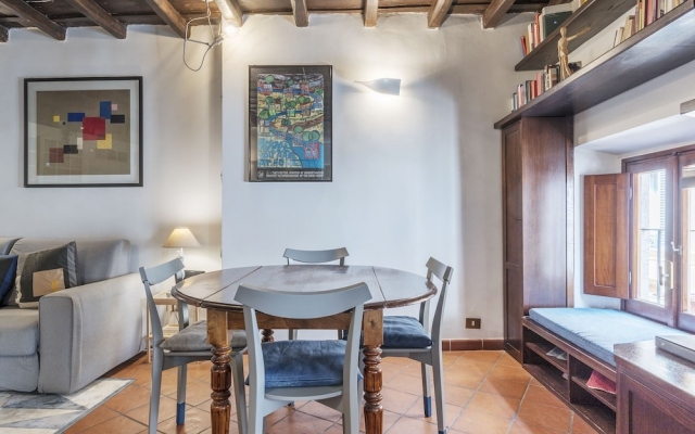 Stylish Flat Domus Aurea