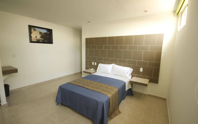 First Inn Hotel & Business