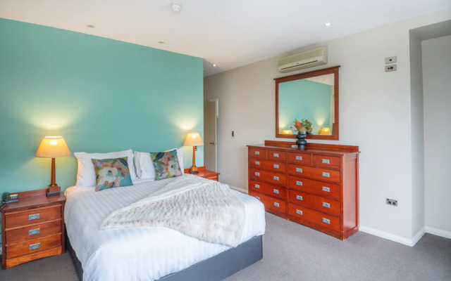 Portside Hotel