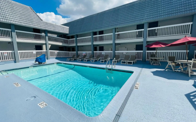 Motel 6 Duncanville, TX - Dallas