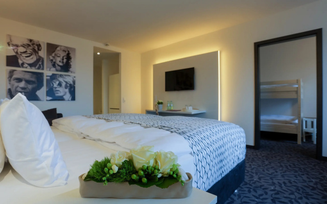 FourSide Plaza Hotel Trier, Trademark Collection by Wyndham