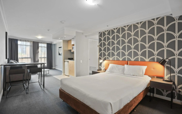 KOZYGURU Sydney CBD Amazing View 2 Bed Family Apartment NHA653-702