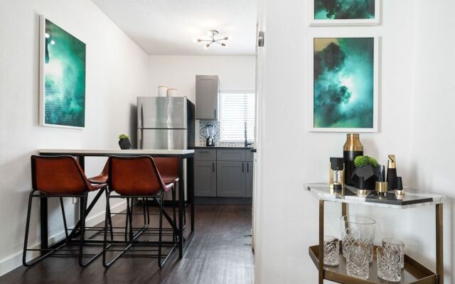 Abode Houston - Montrose Downtown