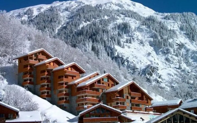 Spacious Holiday Home Near Center of Champagny