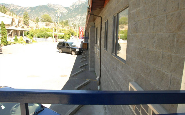 Hotel DeOro