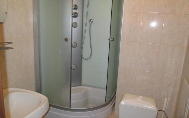 Apartamenti na Bryantseva 13