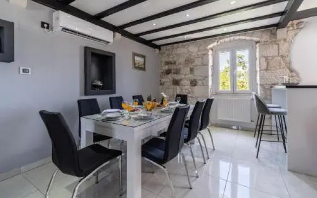 Luxury house David