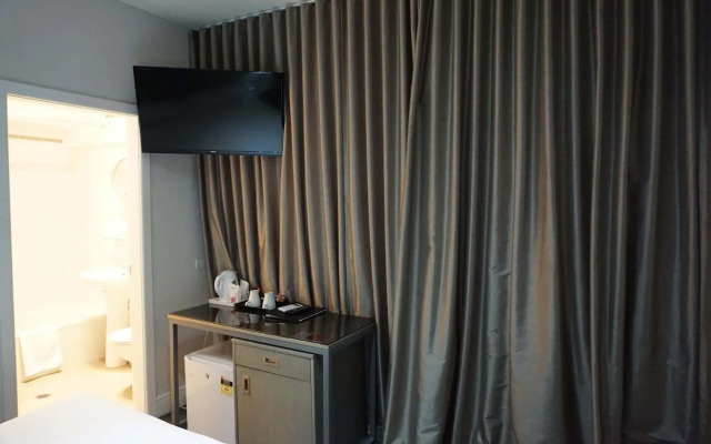 The Savoy Double Bay Hotel