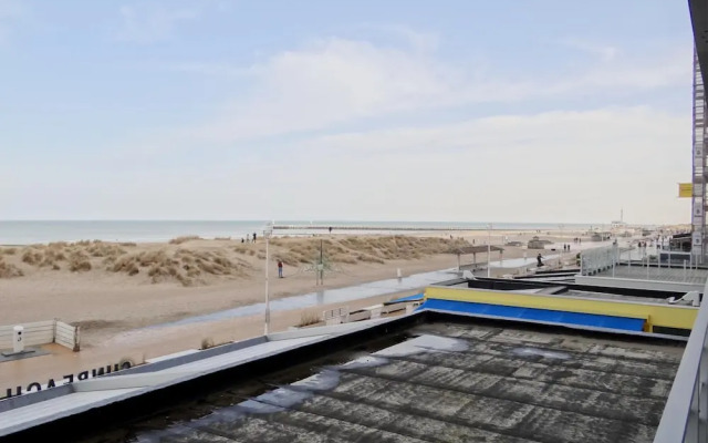 Apartment in Nieuwpoort With Terrace