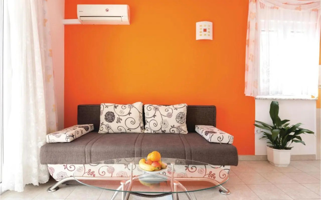 Apartment Makarska with Sea View 02