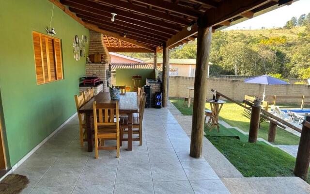 Linda Chacará Com Piscina Climatizada