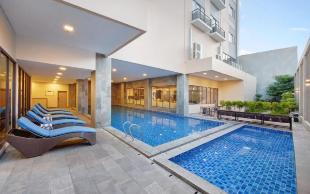 Aston Palu Hotel & Conference Center