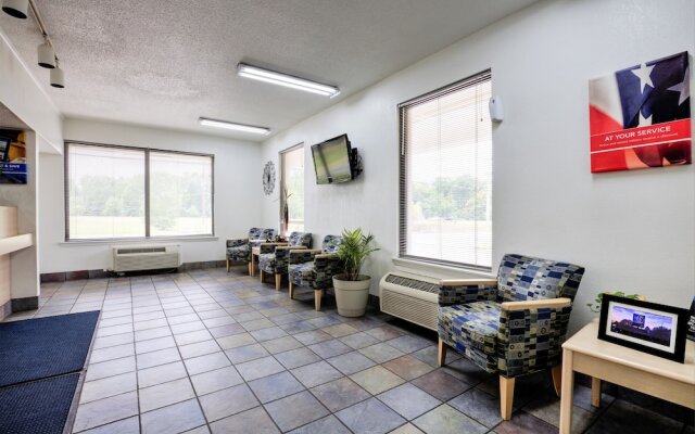 Super 7 Inn By OYO Tupelo Hwy 178