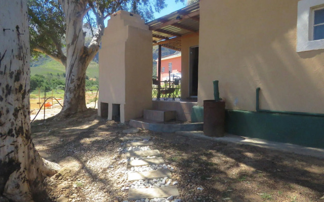 Swartberg Backpackers