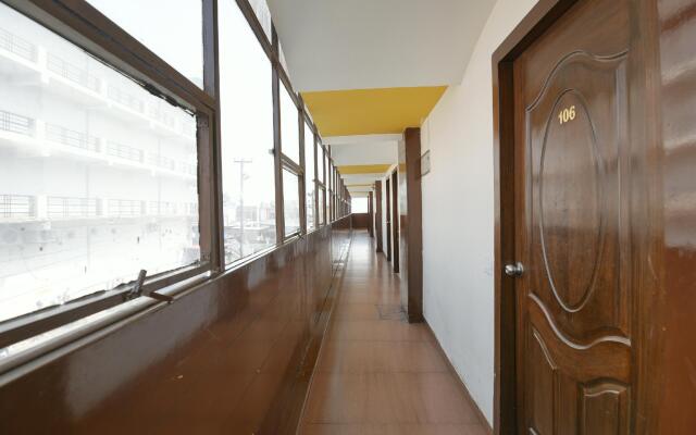 OYO 1721 Hotel Crown Royale