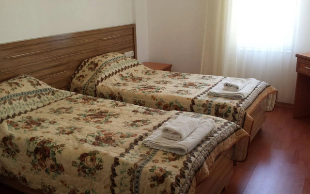 Pinus Otel