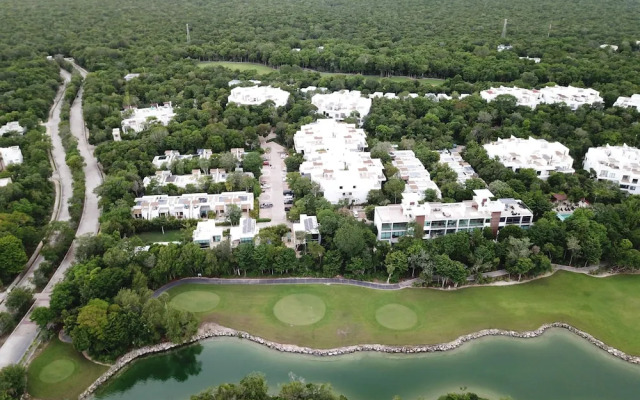 Family 2 Bedrooms Condo with Balcony and Pool Facilities