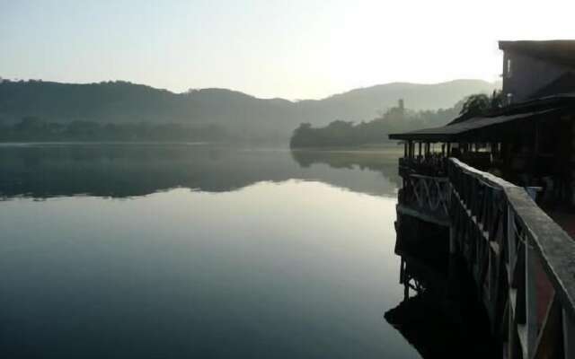 Afrikiko Riverfront Resort