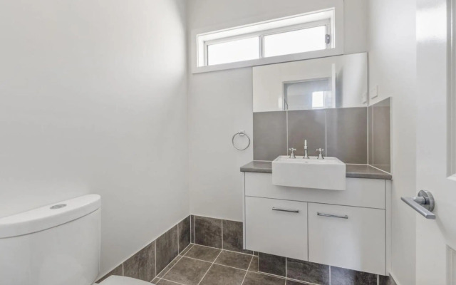 SEA MIST Gerringong 4pm Check Out Sundays