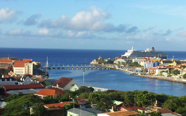 Sea Horizon Apartments (across from Mambo Beach)