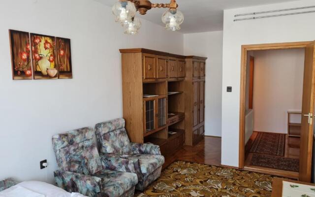 Gyöngyvirág Apartman Lenti