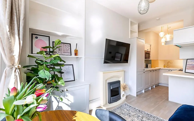 Lovely Bishops Park Flat