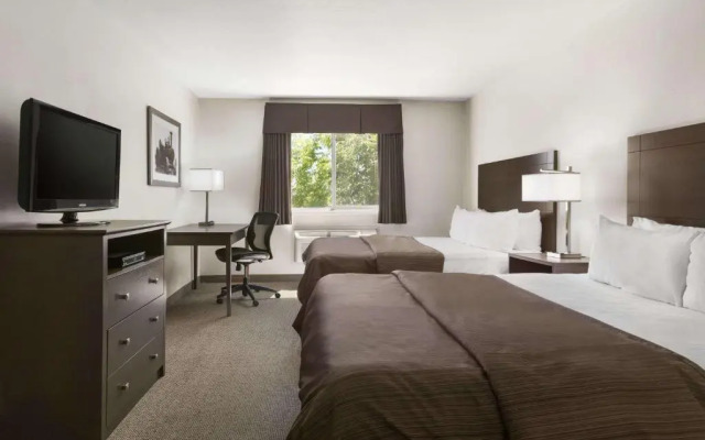 Days Inn - Steinbach