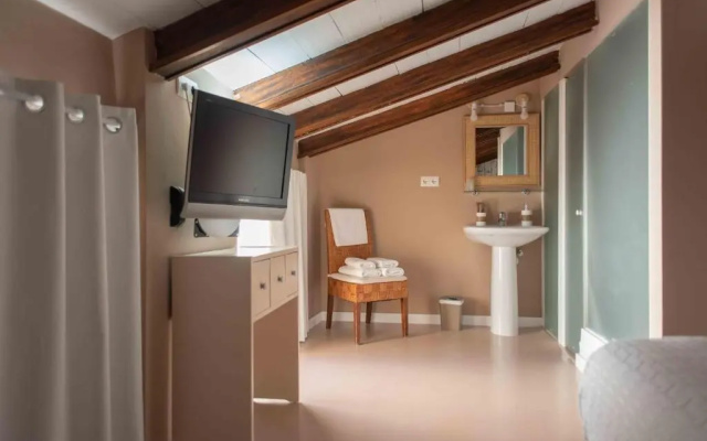 Hotel Almunia