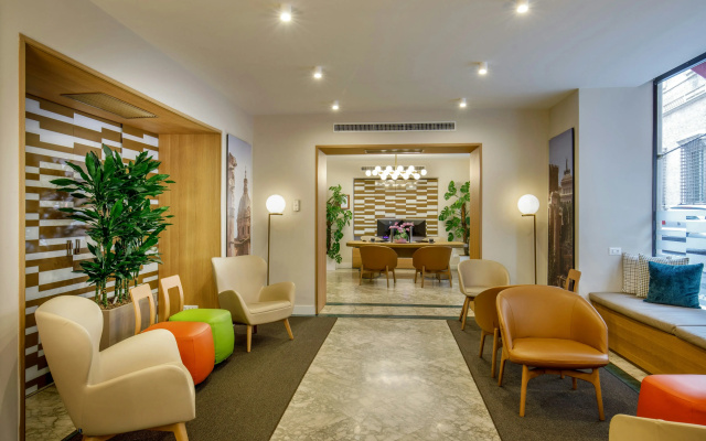 Cosmopolita Rome Colosseum, Tapestry Collection by Hilton
