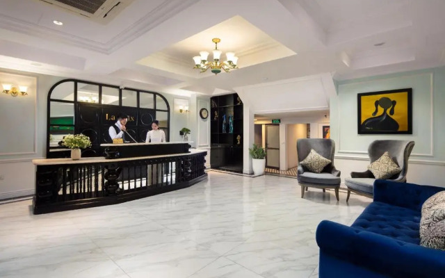 Artisan Boutique Hotel