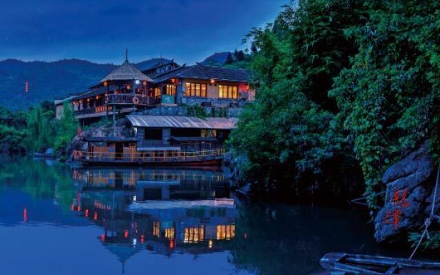 Qingyuan Lianzhou Longtan Holiday Homestay