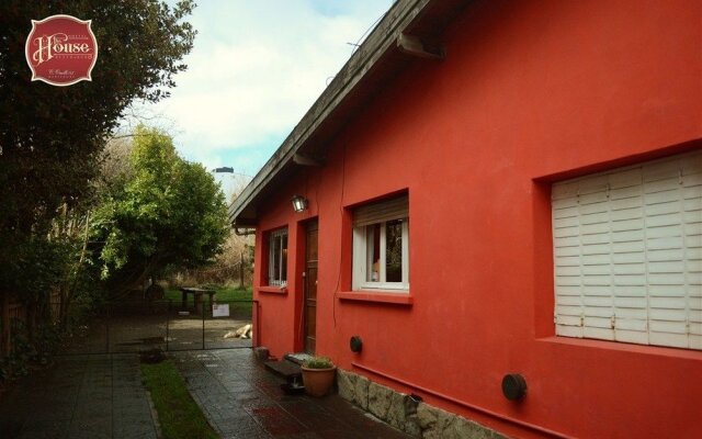 The House Hostel Resto & Bar Bariloche