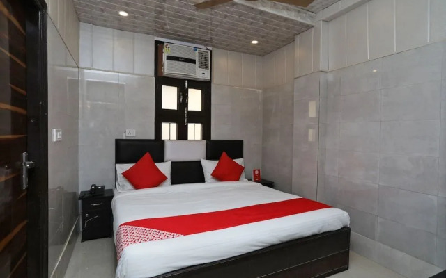 Qlark Stay by OYO Rooms