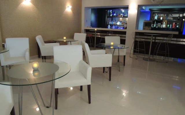 Limaq Hotel
