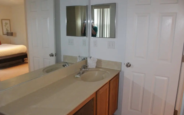 Regal Oaks 4 Bed Townhome