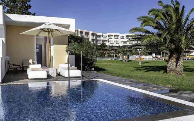 Sovereign Beach Hotel