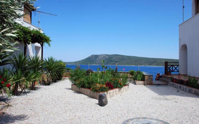 Vila Elena 1astoning view