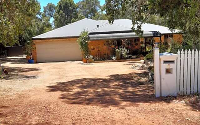 Mundaring Bed and Breakfast