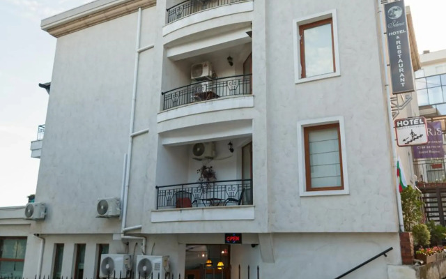 Family Hotel Selena
