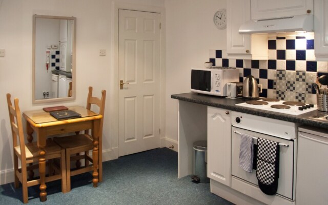 Fountain Court Apartments - Morrison